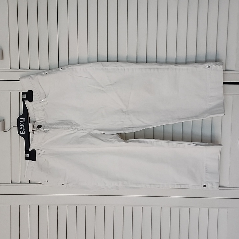 Lee slender secret size 14 white crop pant
